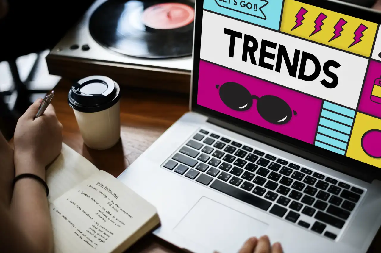 Read more about the article Navigating the Latest Social Media Trends